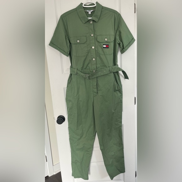 NWOT TOMMY HILFIGER Utility Jumpsuit with Belt and Buttons (sage Army Green) - Picture 1 of 6